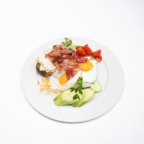 КРИСПИ БЕЈКОН ЈАЈЦА НА ОКО