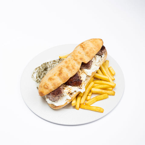 Ќебапи во селски леб “уштипци”